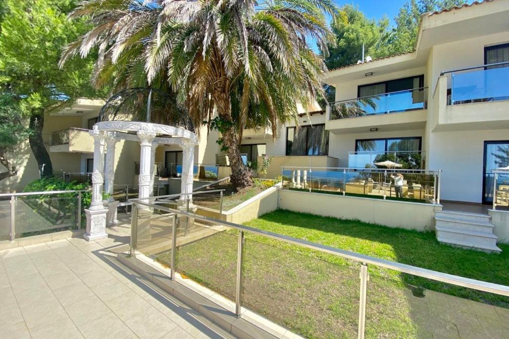 Hotel Greek Pride Cronwell Rahoni