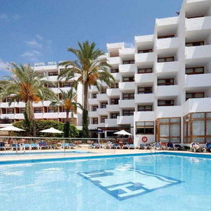 Sejur Tres Torres vacanta Santa Eularia des Riu