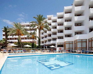 Hotel Tres Torres cazare Santa Eularia des Riu