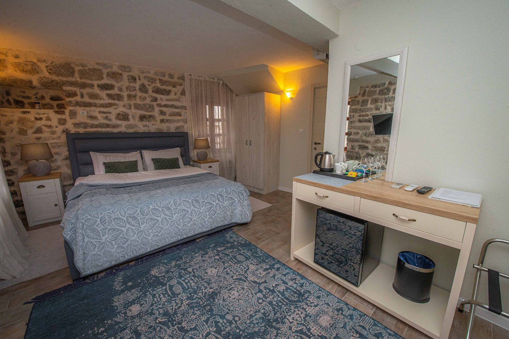 Antika Guesthouse