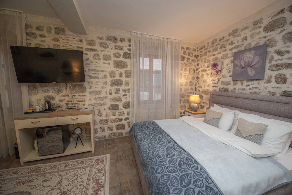 Antika Guesthouse