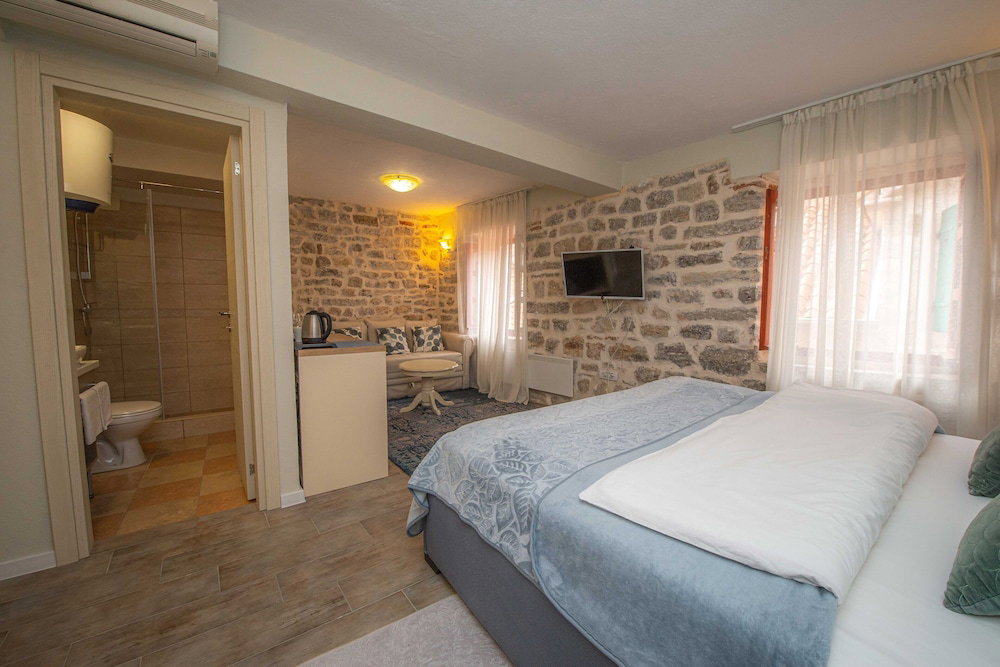 Antika Guesthouse