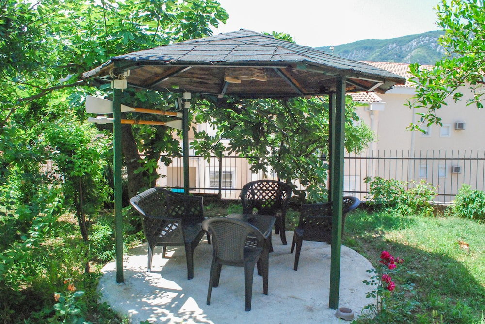 Apartments Tea Kotor