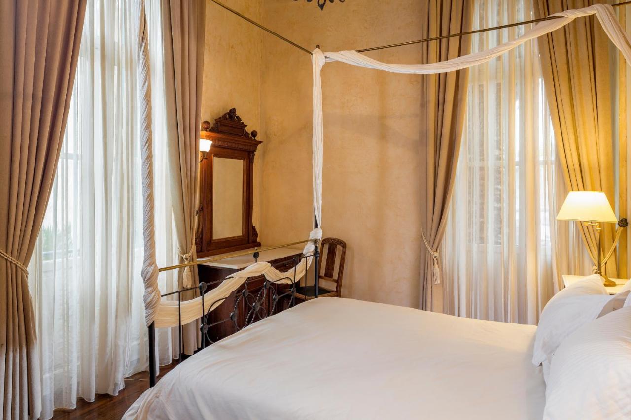 Nafsimedon Hotel