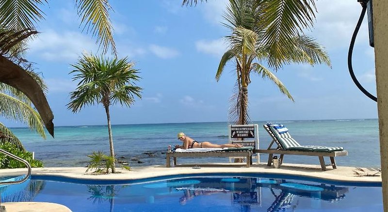 Casa Cenote Hotel