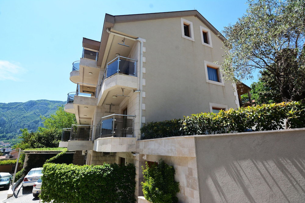 Apartments Olive