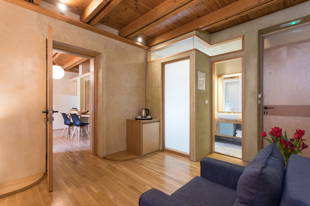 dal travel Polixeny'S Suites