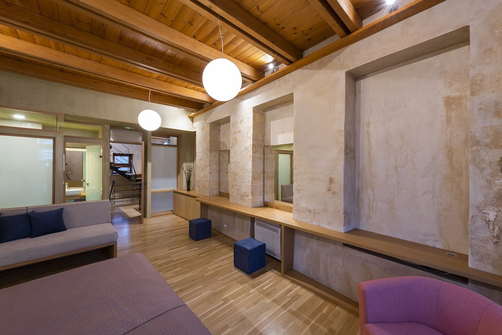 dal travel Polixeny'S Suites