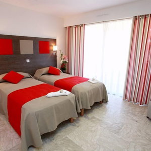 Hotel The Originals Boutique, Hôtel Les Strélitzias, Antibes Juan-Les-Pins cazare Antibes