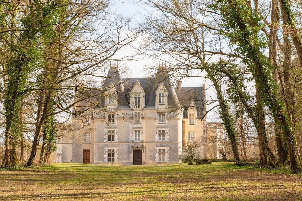 Hotel The Originals Château De Perigny
