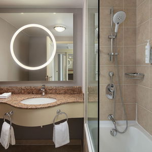 Hotel Courtyard By Marriott Tbilisi cazare Tibilisi