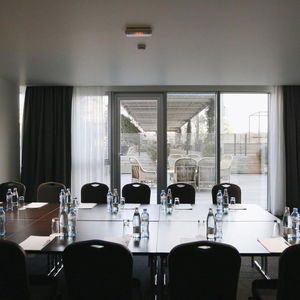 Hotel Holiday Inn Tbilisi, An Ihg Hotel cazare Tibilisi