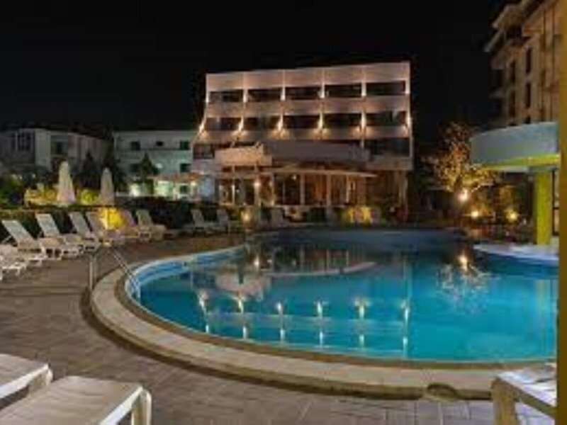 Akropoli Hotel (Golem)