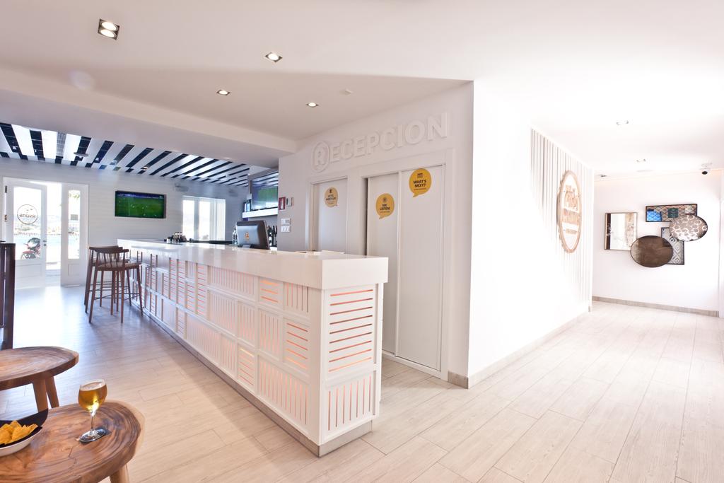 Ten Hostel