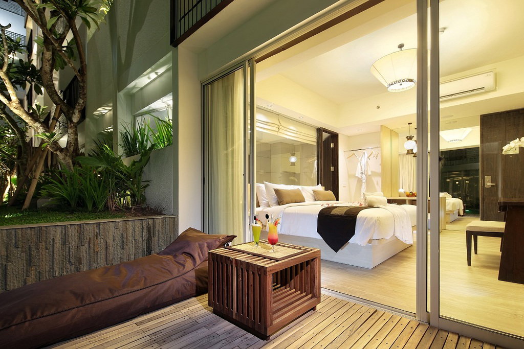 The Akmani Legian