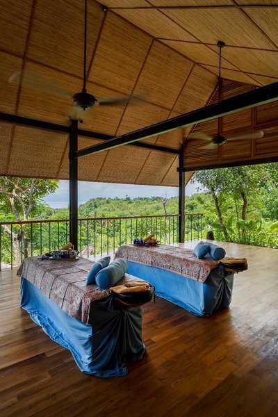 Hotel Deep Roots Dive & Yoga Resort
