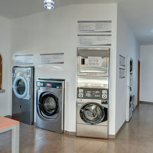 Hotel The Fantastic Residenza Badus Studio Sleeps 2 Num0828 cazare Badesi