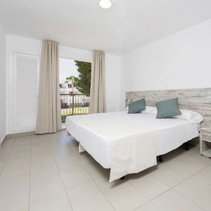 Sejur Apartamentos Vibra Riviera vacanta Ibiza Town