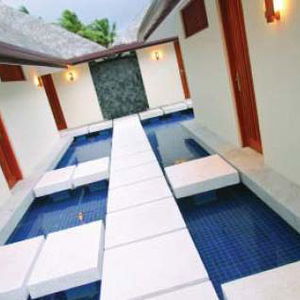 Hotel Kurumba Maldives cazare Vihamanaafushi