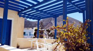Dilino Hotel Santorini