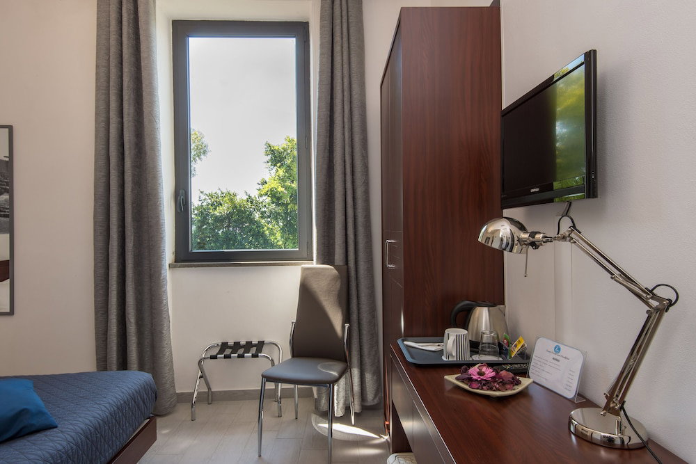 Hotel Eroom42 Guest House