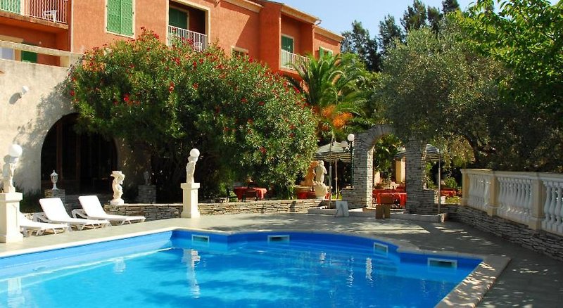 Castellu Rossu Hotel