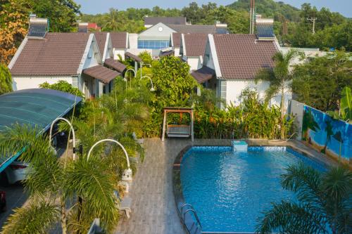 Hotel Tây Tiến Bungalow
