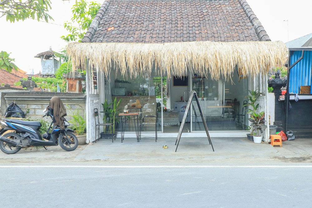 The Wina Echo Beach Guest House