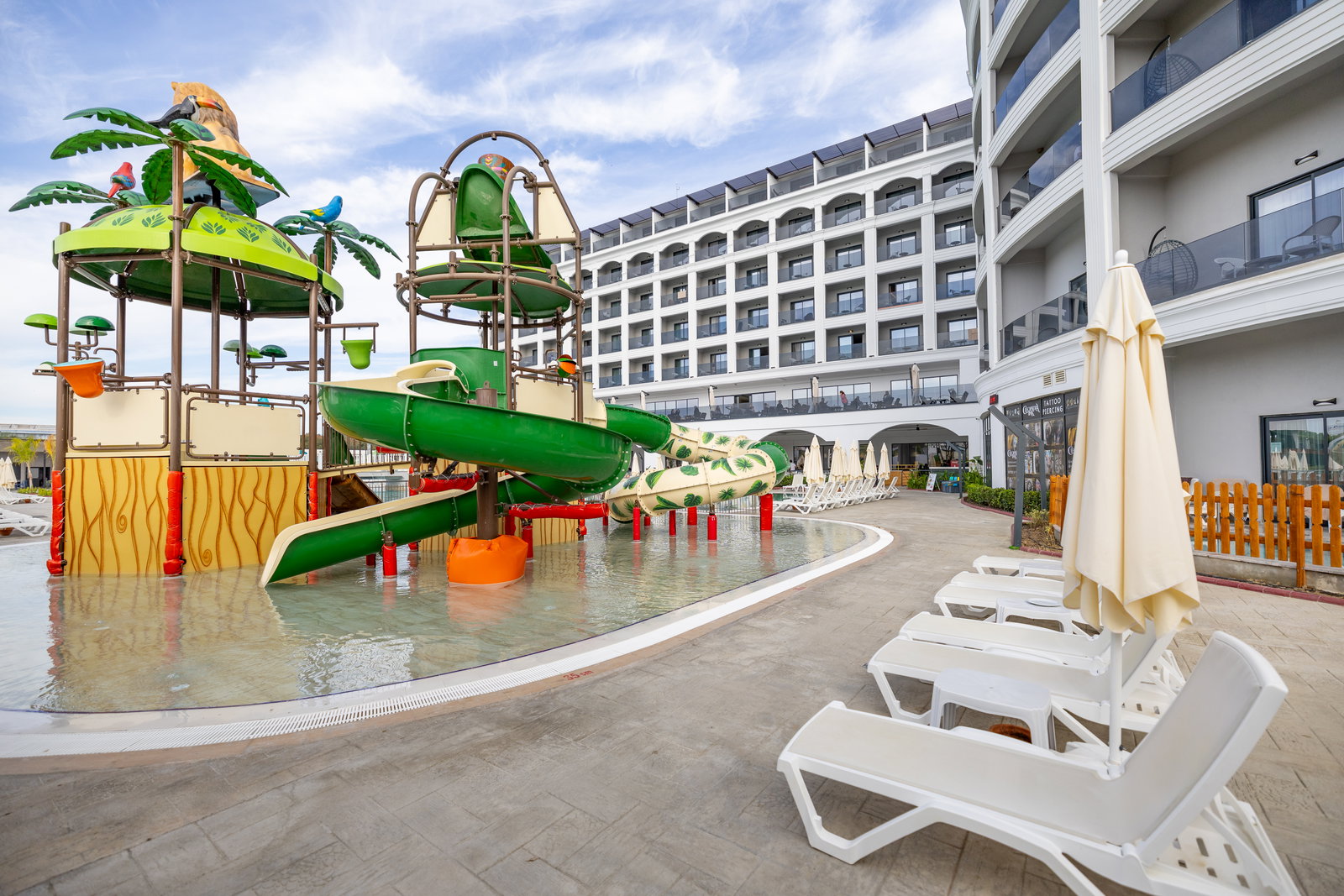 dal travel Side Moon Palace Hotel