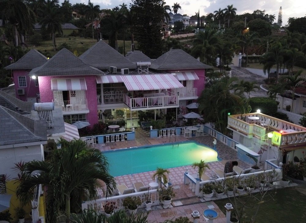 Hotel Pink Hibiscus Villa