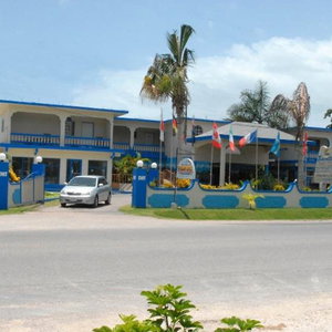 Hotel Travellers Beach Resort cazare Negril