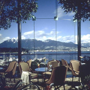 Hotel Pinnacle Hotel Vancouver Harbourfront cazare Vancouver