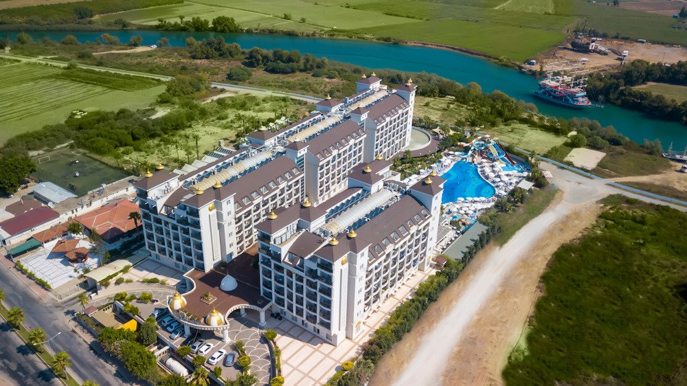 dal travel Lrs Lake River Side Hotel & Spa