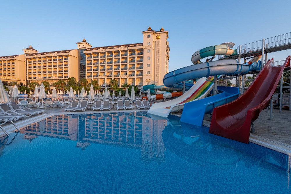dal travel Lrs Lake River Side Hotel & Spa