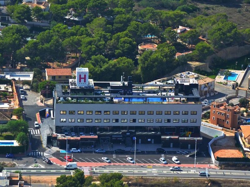 Dña Monse