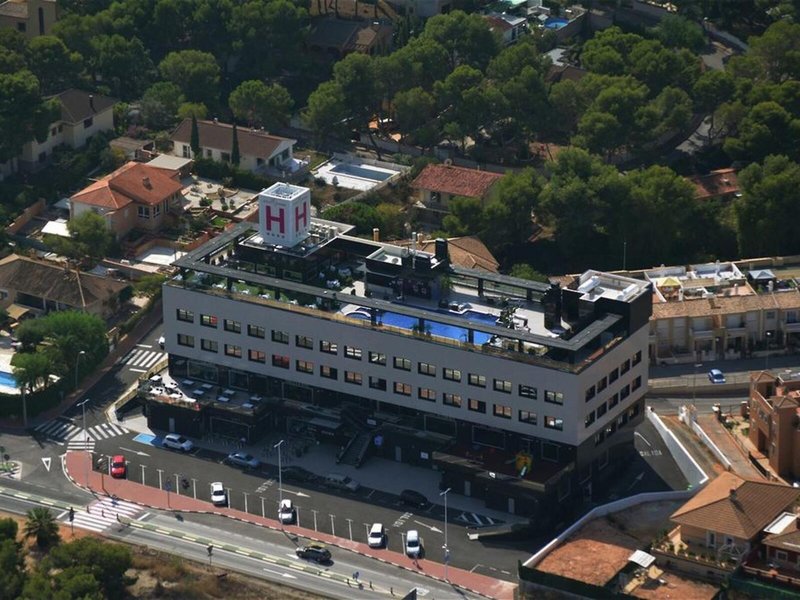 Dña Monse