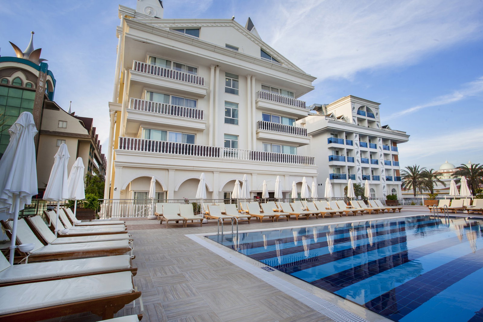 dal travel Dream World Resort
