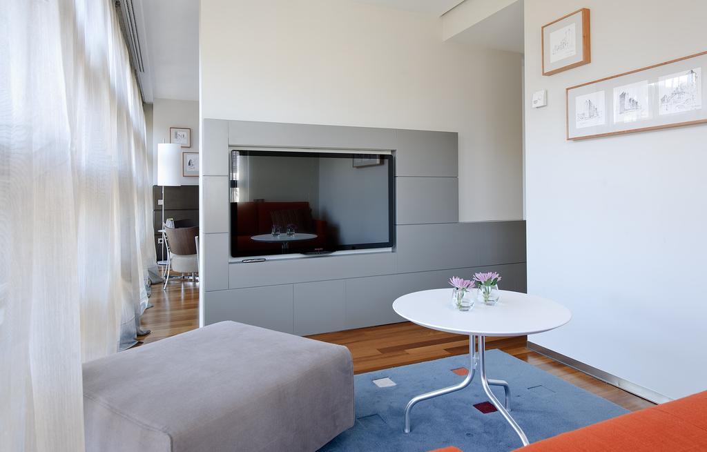 Hotel Reina Petronila