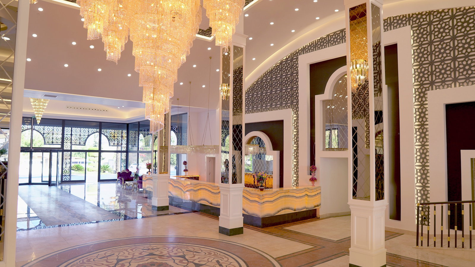 dal travel Dream World Palace