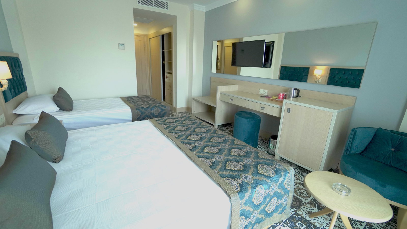 dal travel Dream World Palace