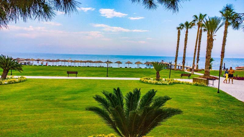dal travel Champion Holiday Village