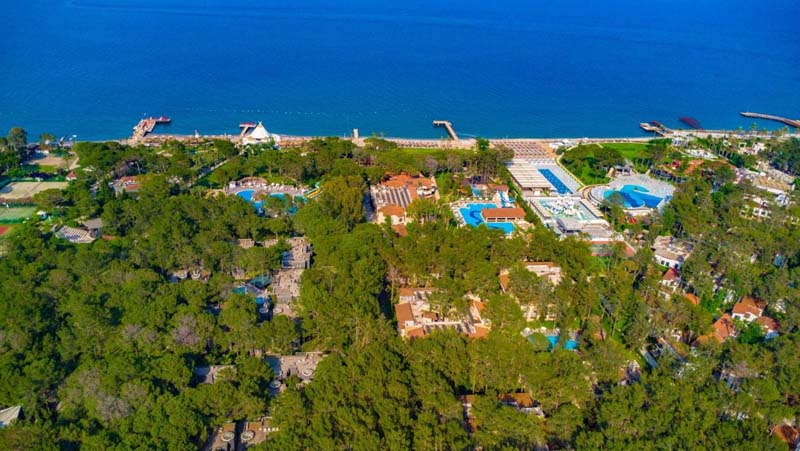 dal travel Champion Holiday Village