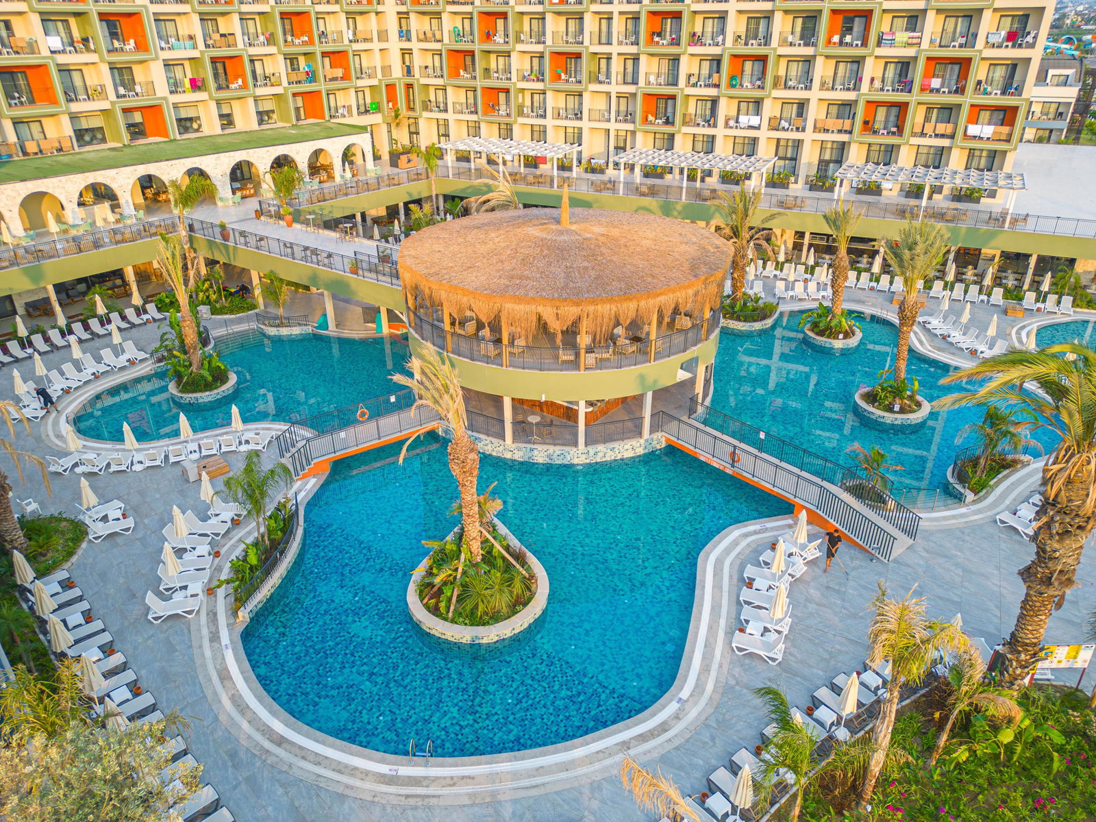 dal travel Dream Fun World
