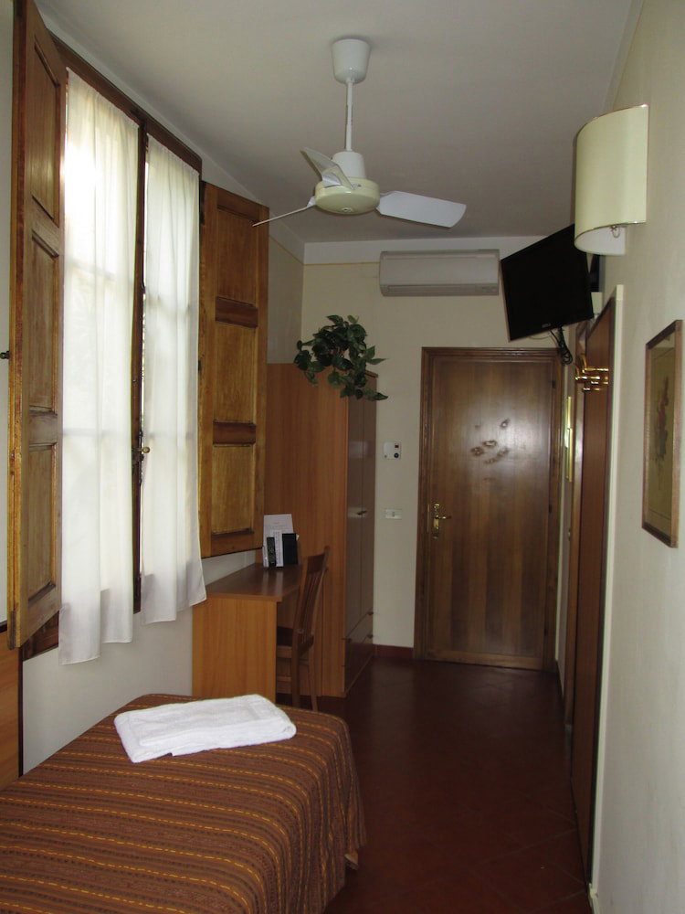 Hotel Foresteria Valdese Di Firenze