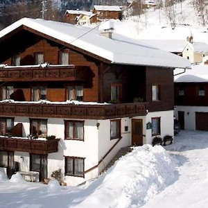 Hotel Alm-Apartments cazare Heiligenblut