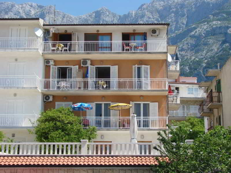 Hotel Renata Apartments