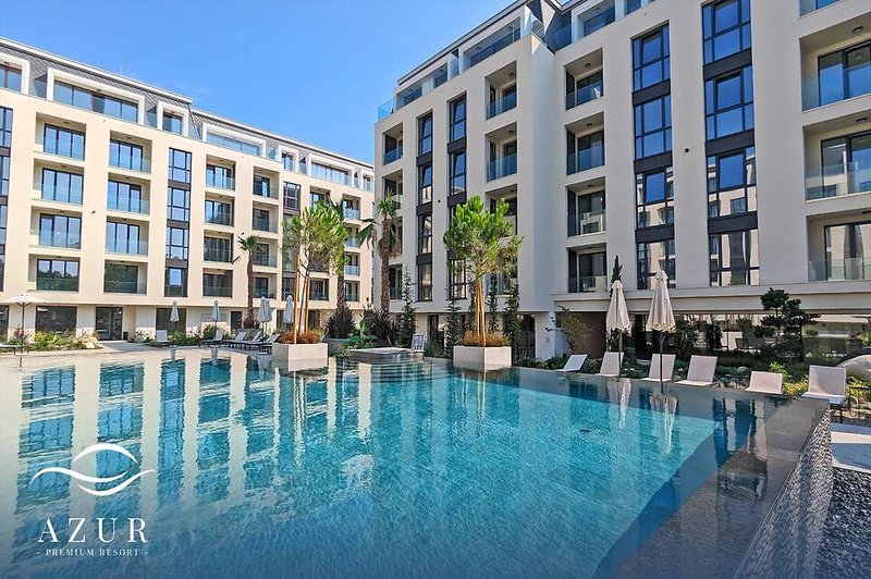 Azur Premium Resort