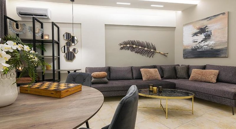 Mouria Studios & Apartments