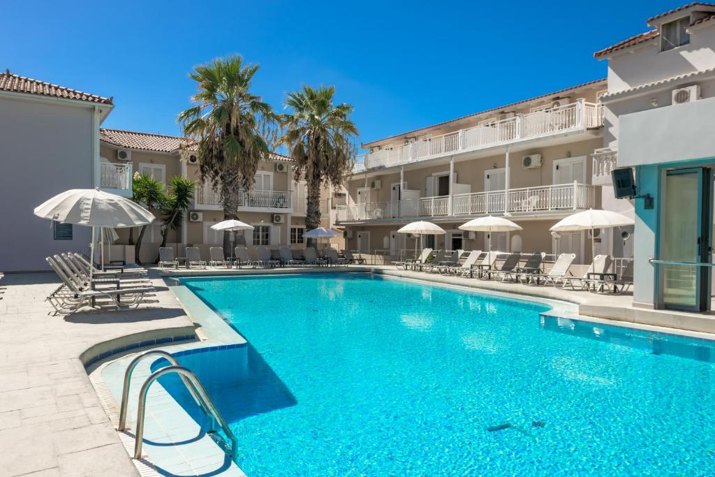 dal travel Canadian Hotel