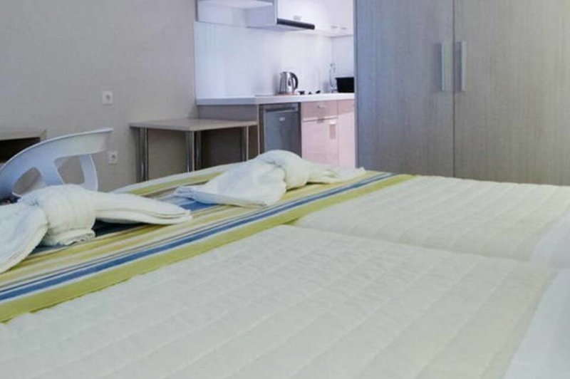 dal travel Irene Apartments